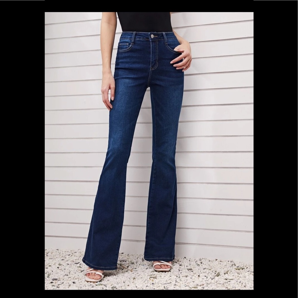 Like New High Waist Flare Jeans Dark Wash Size Small 0-2